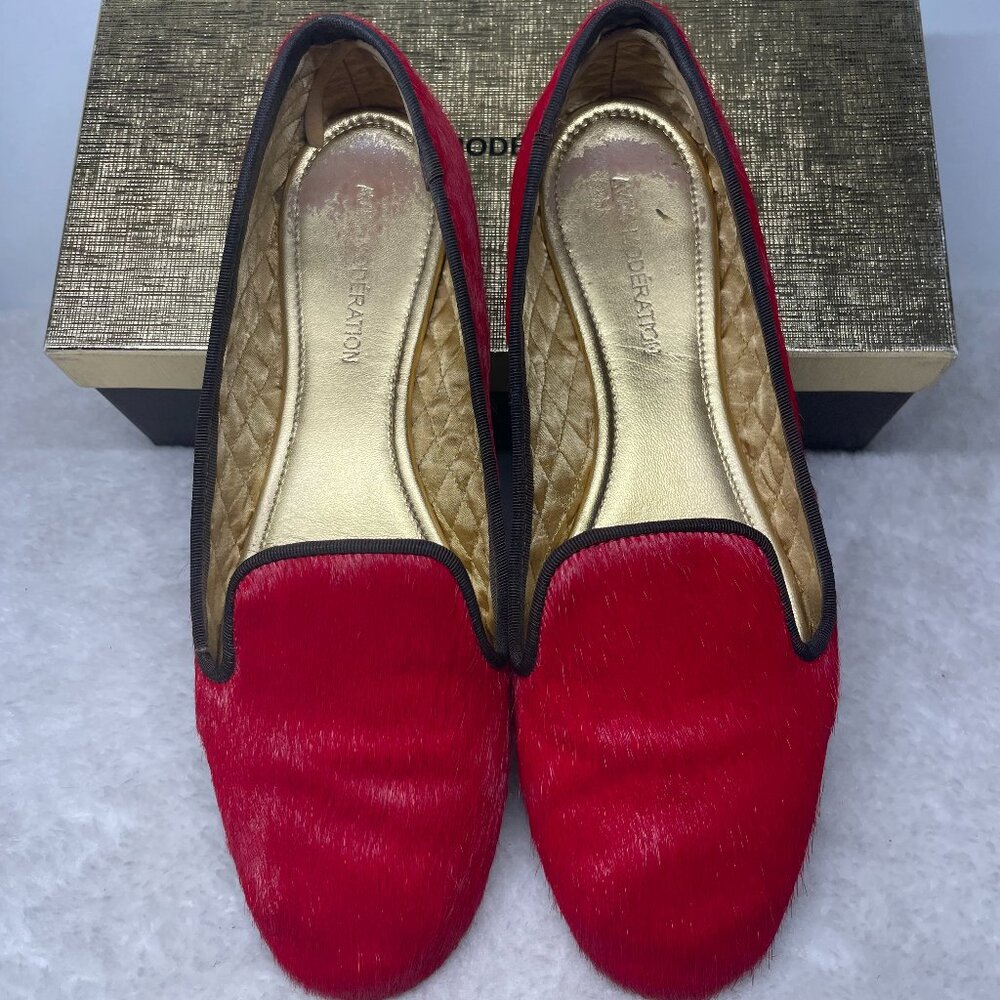 Red Avec Moderations Flat Shoes